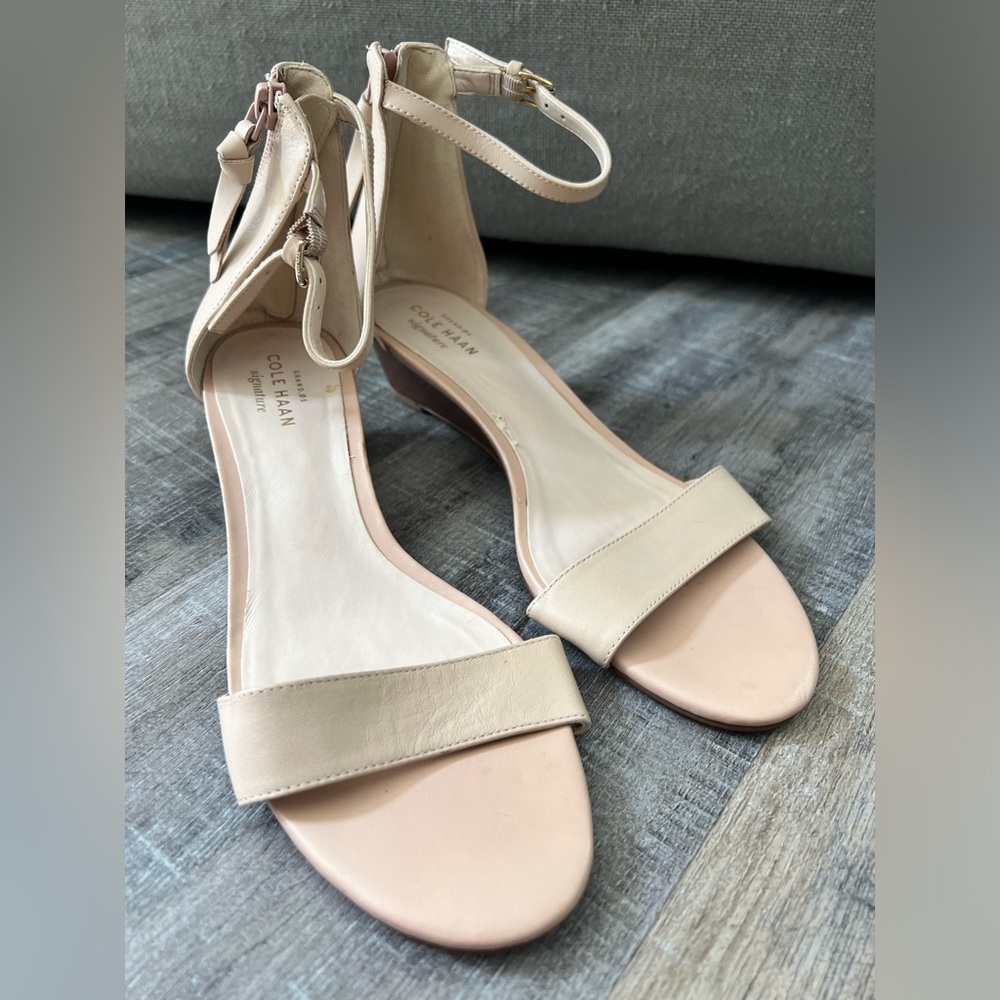 Cole Haan Grand.OS Tan Leather Strappy Sandals with Low Wedge Heel Size 7B
